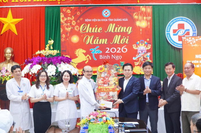 LÃNH ĐẠO TỈNH ĐẾN THĂM VÀ CHÚC TẾT BỆNH VIỆN ĐA KHOA TỈNH QUẢNG NGÃI