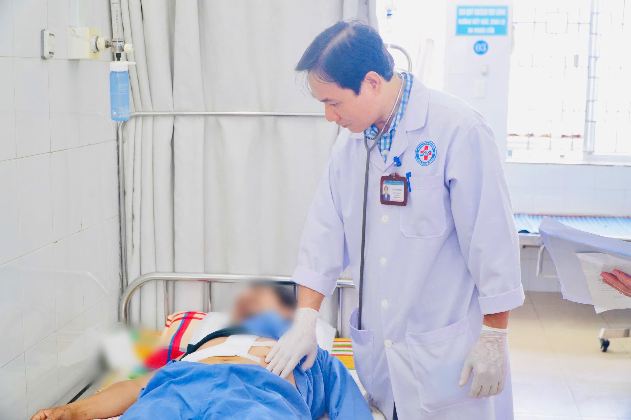 CHẤN THƯƠNG BỤNG KÍN, VỠ GAN