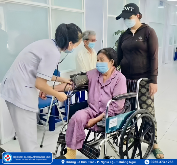 BỆNH VIỆN ĐA KHOA TỈNH QUẢNG NGÃI - QUAN TÂM, CHĂM SÓC SỨC KHỎE CÁC CÔ, CHÚ THƯƠNG BINH...